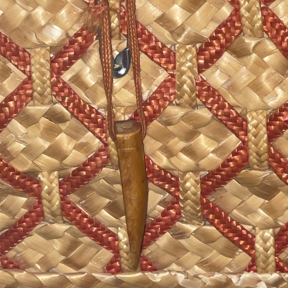 Vintage Wicker Sewing Box - Picture 12 of 13